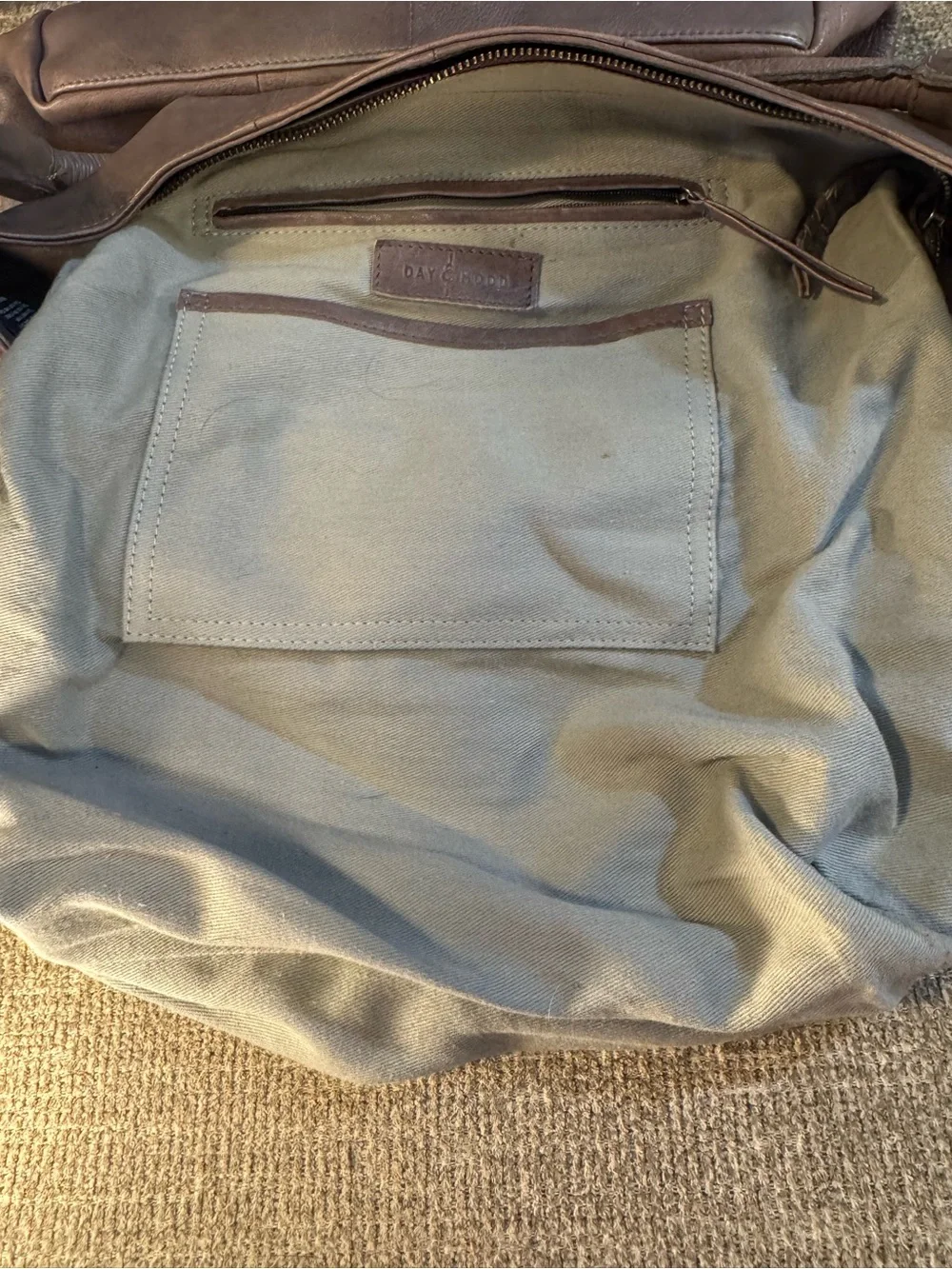 Day & Mood hobo bag crafted washed distressed leather taupe/grey shade - Picture 14 of 15